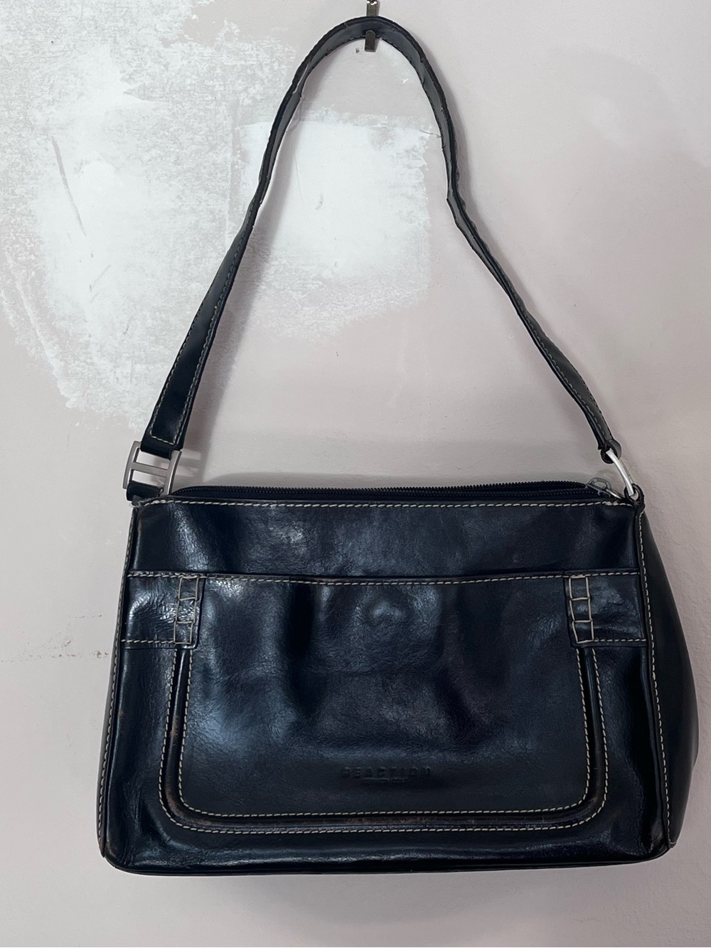 Kenneth Cole - Reaction- Black Leather Shoulder Bag - Cross Stichting